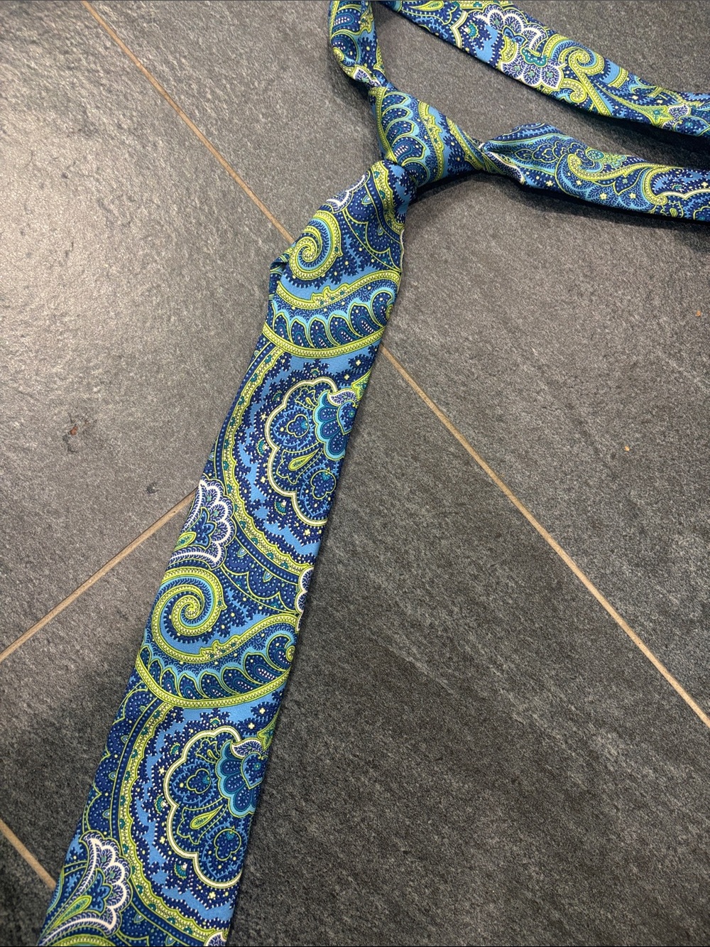 CHAPS paisley tie - Picture 2 of 2